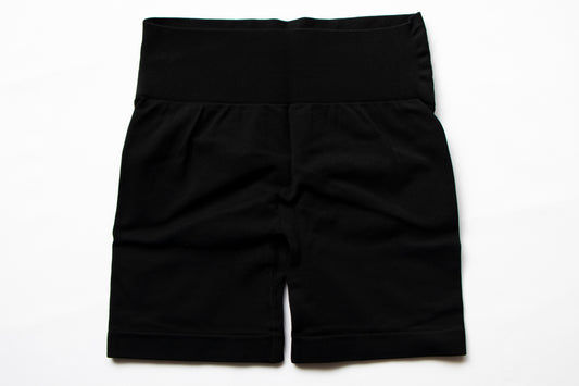 Trinity Scrunch Shorts - Black